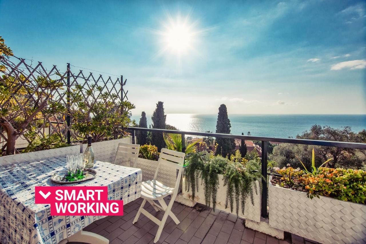 Una Terrazza Sul Golfo Di Ospedaletti By Wonderful Italy Eksteriør billede