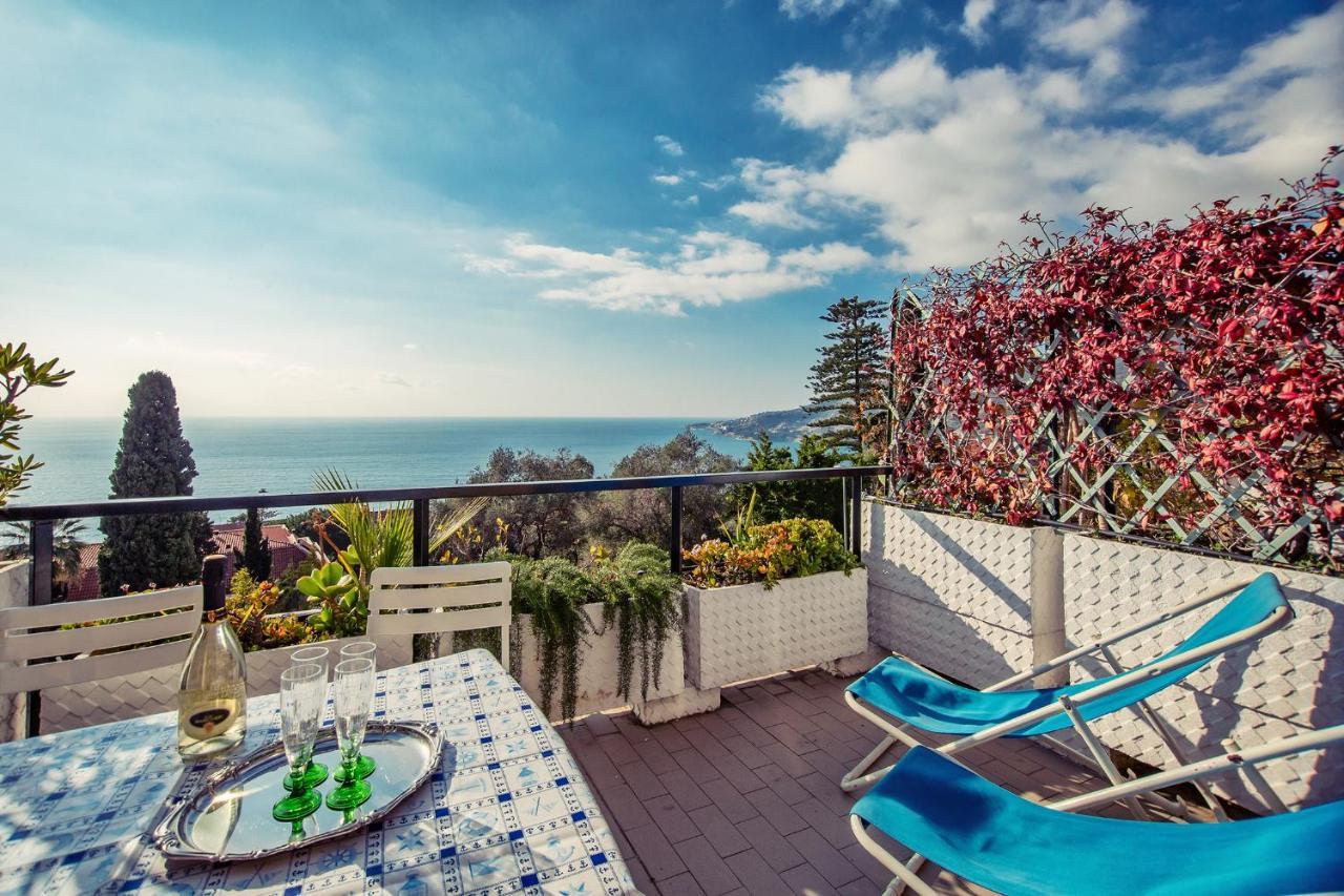 Una Terrazza Sul Golfo Di Ospedaletti By Wonderful Italy Eksteriør billede