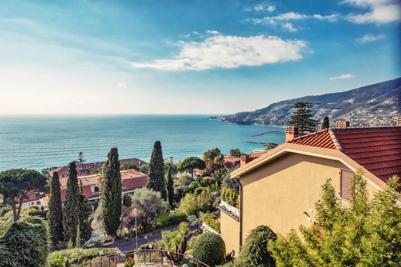 Una Terrazza Sul Golfo Di Ospedaletti By Wonderful Italy Eksteriør billede